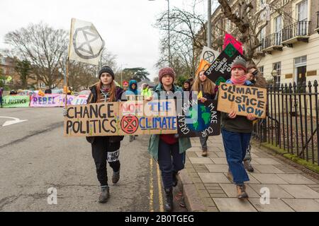 Cambridge, Royaume-Uni. 21 février 2020. L'UCU Cambridge Zero Carbon Society tient un rassemblement communautaire avec la rébellion d'extinction pour soutenir les conférenciers universitaires. Ils demandent également à l'université de Cambridge de se défaire de Fossil Fuels et de réduire les liens avec l'industrie du combustible fossile. Penelope Barritt/Alay Live News Banque D'Images