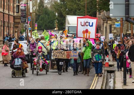Cambridge, Royaume-Uni. 21 février 2020. L'UCU Cambridge Zero Carbon Society tient un rassemblement communautaire avec la rébellion d'extinction pour soutenir les conférenciers universitaires. Ils demandent également à l'université de Cambridge de se défaire de Fossil Fuels et de réduire les liens avec l'industrie du combustible fossile. Penelope Barritt/Alay Live News Banque D'Images