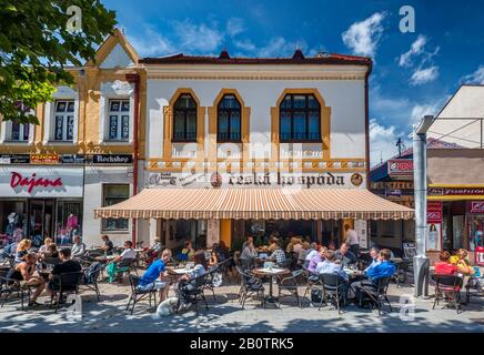 Café-terrasse au centre de Martin, région de Zilina, Slovaquie Banque D'Images