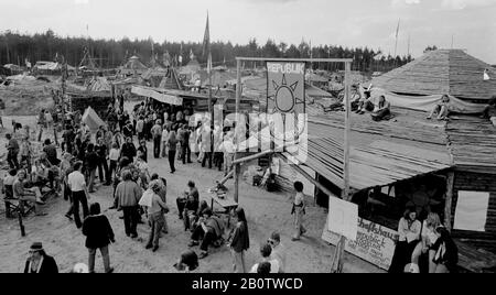 31 mai 1980, Basse-Saxe, Gorleben : village occupant à Gorleben, soi-disant République de Wendland libre. Les manifestants ont occupé la région de Gorleben et y vivent. Le stockage final des déchets nucléaires hautement radioactifs doit être construit ici. Date exacte d'admission inconnue. Photo : Paul Glaser/dpa-Zentralbild/ZB Banque D'Images