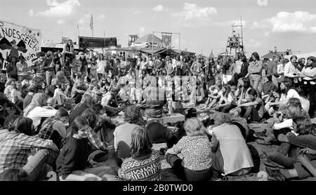 31 mai 1980, Basse-Saxe, Gorleben : village occupant à Gorleben, soi-disant République de Wendland libre. Les manifestants ont occupé la région de Gorleben et y vivent. Le stockage final des déchets nucléaires hautement radioactifs doit être construit ici. Date exacte d'admission inconnue. Photo : Paul Glaser/dpa-Zentralbild/ZB Banque D'Images