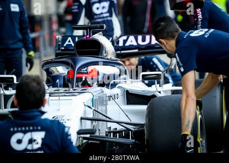 Daniil Kvyat d'Alpha Tauri vu en action au cours du troisième jour de F1 Test Days dans le circuit de Montmelo. Banque D'Images
