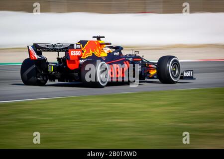 Max Verstappen de RedBull Racing vu en action pendant le troisième jour de F1 Test Days dans le circuit de Montmelo. Banque D'Images