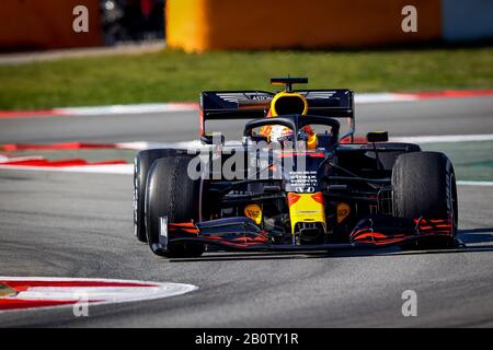 Max Verstappen de RedBull Racing vu en action pendant le troisième jour de F1 Test Days dans le circuit de Montmelo. Banque D'Images