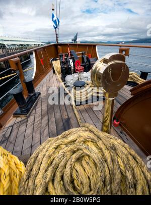 Cabestan et corde sur l'arc du bateau à vapeur waverley à Greenock sur le clyde Banque D'Images