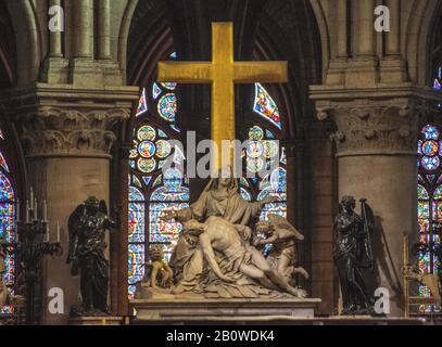 Intérieur de la cathédrale notre Dame de paris Banque D'Images