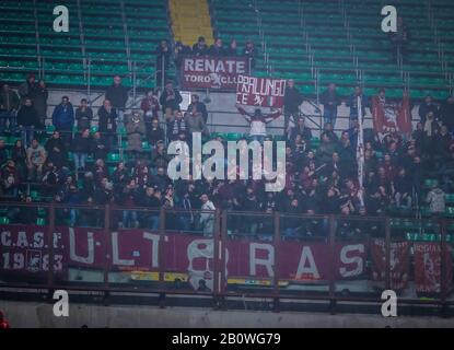 Les supporters du Torino FC lors du match de la série A 2019/20 entre l'AC Milan et le Torino FC au San Siro Stadium, Milan, Italie, le 17 février 2020 - photo Banque D'Images