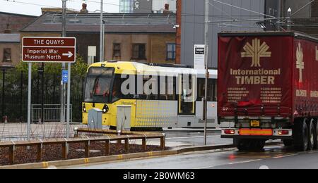 Manchester, Royaume-Uni Nouveau Metrolink trams à l'essai dans Media City Credit Ian FairBrother/Alay stock Photos Banque D'Images