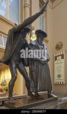 Plastik Faust et Mephisto à l'Auerbachs Keller dans le Mädlerpassage à Leipzig, Saxe, Allemagne, Europe Banque D'Images