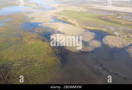 salin, méditerranée, midi, europe, outils agricoles, sel, nature, pêche, riz, lagon, calme, été, horizon, palenque, bleu, fermier, eau, texture, Banque D'Images