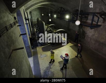 Anciennes pompes à boues de l'ancienne usine de traitement des eaux usées (Stará čistírna odpadních vod) dans le district de Bubeneč à Prague, en République tchèque. Les pompes à boues ont été produites par Českomoravská strobjírna en 1901. Banque D'Images