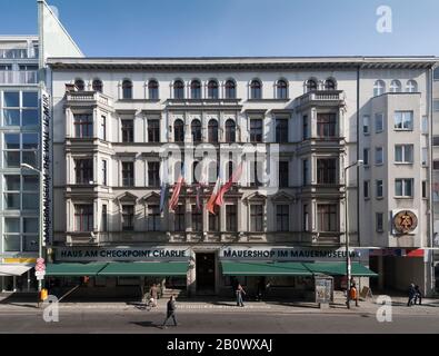 Maison À Checkpoint Charlie, Musée Du Mur, Friedrichstrasse, Kreuzberg, Berlin, Allemagne, Europe Banque D'Images