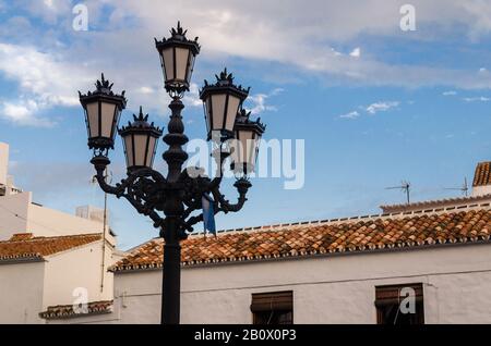 Magnifique lampadaire classique orné des rues de Mijas, Malaga Banque D'Images
