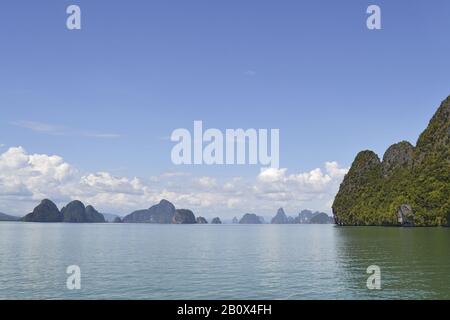 Îles dans la baie de Pang Nga, sud de la Thaïlande, Asie du Sud-est, Banque D'Images
