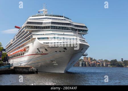 Sydney, bateau de croisière Carnival Splendor à Circular Quay Sydney en été, Nouvelle-Galles du Sud, Australie Banque D'Images