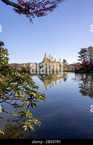 Kasumi Pond, Jardin Kenroku-En, Kanazawa, Japon Banque D'Images