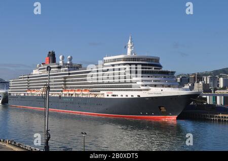 Wellington, NOUVELLE-ZÉLANDE, 9 FÉVRIER 2020 : la Reine Elizabeth repose sur ses amarres à Wellington, Nouvelle-Zélande, 9 février 2020. Banque D'Images