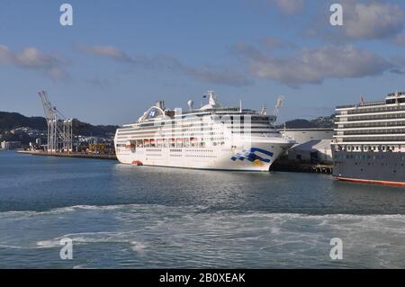 Wellington, NOUVELLE-ZÉLANDE, 9 FÉVRIER 2020 : la princesse de mer repose sur ses amarres à Wellington, Nouvelle-Zélande, 9 février 2020. Banque D'Images