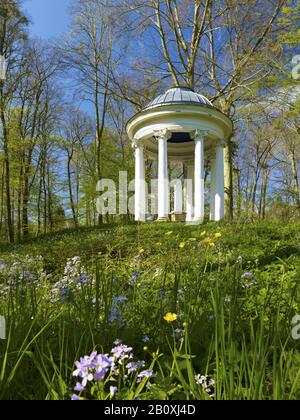 Pavillon de la femme blanche dans le parc du palais de Bad Kostritz, Thuringe, Allemagne, Banque D'Images