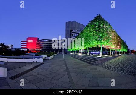 Bâtiment Éclairé D'Entreprise, Ergo Haus, Lichtfest City Nord, Hambourg, Allemagne, Banque D'Images