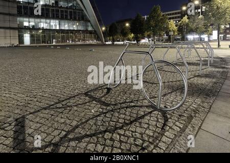 Stand de vélo à Berliner Bogen, Hambourg, Allemagne, Banque D'Images