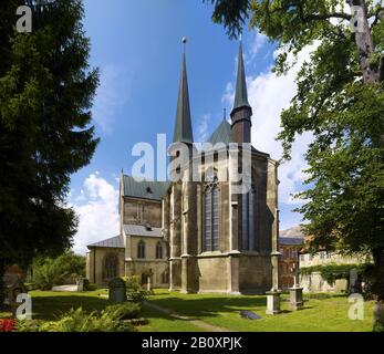 Abbaye église de l'est avec cimetière historique, monastère Schulpforte, près de Naumburg, Saxe-Anhalt, Allemagne, Banque D'Images