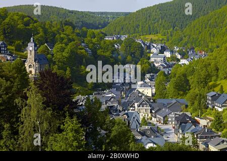 Vue sur Lauscha avec église, Forêt thuringeoise, Thuringe, Allemagne, Banque D'Images