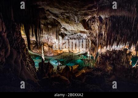 Voir grotte de Coves del Drac, Grottes de Drach et lac souterrain, Espagne, Iles Baléares, Majorque, Porto Christo Banque D'Images