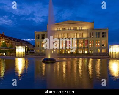 Augustusplatz avec opéra à Leipzig, Saxe, Allemagne, Banque D'Images