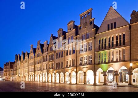 Prinzipalmarkt, marché historique principal le soir, Allemagne, Rhénanie-du-Nord-Westphalie, Muensterland, Munster Banque D'Images