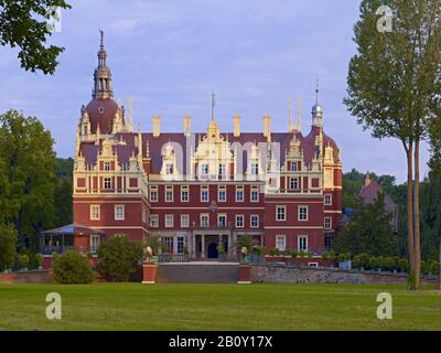 Nouveau château dans le parc de Pücklerpark Bad Muskau, Haute-Lusace, Saxe, Allemagne, Banque D'Images