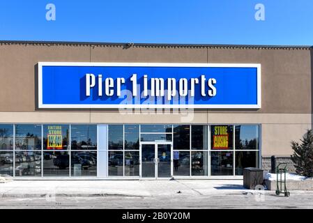 Ottawa, Canada - le 21 février 2020 : le magasin D'Importation Pier 1 sur Merivale Rd. La société américaine a récemment déposé un dépôt pour la protection contre la faillite du chapitre 11 dans le Banque D'Images