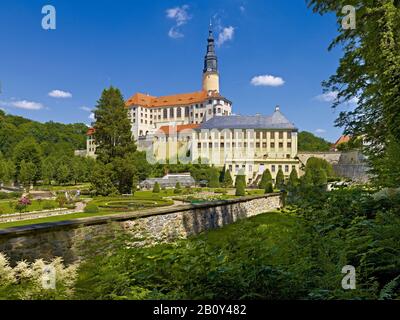 Château de Weesenstein avec jardin baroque à Müglitztal, Saxe, Allemagne, Banque D'Images