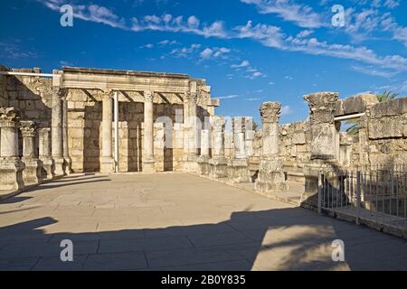 Synagogue blanche à Capernaüm sur la mer de Galilée, Israël, Banque D'Images