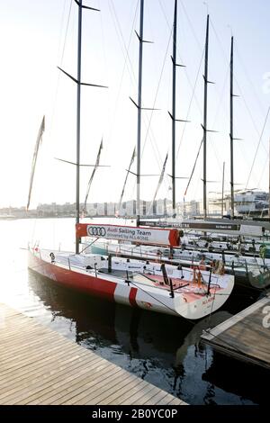 Yachts de voile de classe Super Series, Port Americas Cup, Port, Valence, Espagne, Banque D'Images