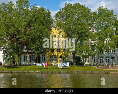 Maisons sur l'Obertrave, Hanseatic City de Lübeck, Schleswig-Holstein, Allemagne, Banque D'Images