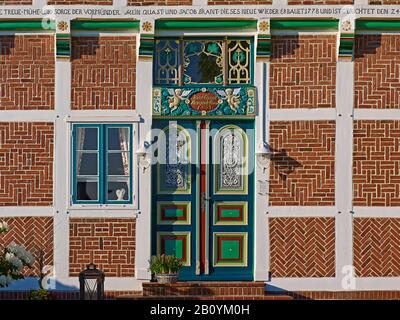 Porte d'une ferme Altländer à Neuenfelde, Altes Land, Hanseatic City de Hambourg, Allemagne, Banque D'Images