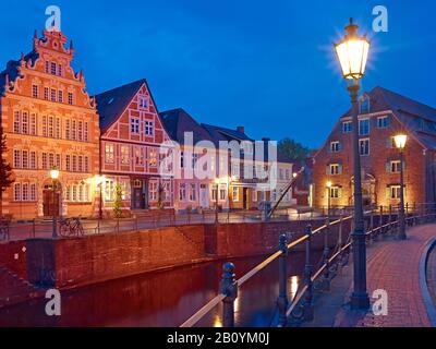 La maison du maire Hintze et le musée Schwedenspeicher au port hanséatique de la ville hanséatique de Stade, Basse-Saxe, Allemagne, Banque D'Images