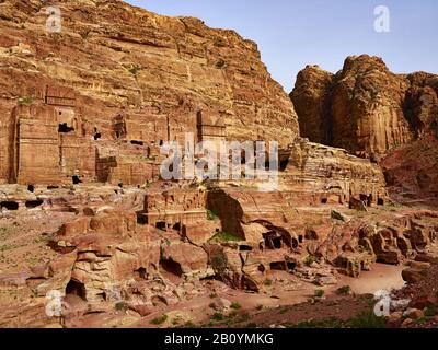 Tombeaux de la Königswand dans la ville rock de Petra, Jordanie, Moyen-Orient, Banque D'Images