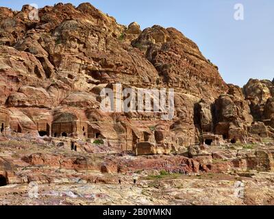 Tombeaux de la Königswand dans la ville rock de Petra, Jordanie, Moyen-Orient, Banque D'Images