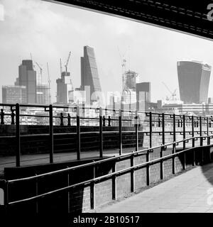 Vue sur la ville depuis le pont de Blackfiars Banque D'Images