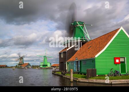 Moulins À Vent À Zaanse Schans, Municipalité De Zaanstad, Pays-Bas Banque D'Images