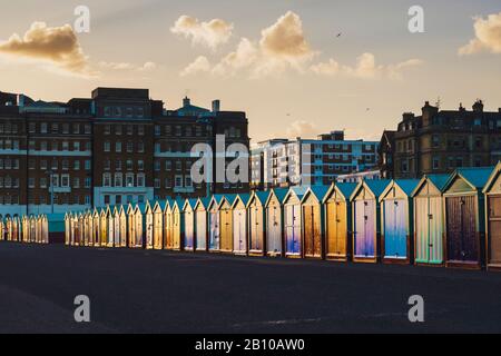 Cottage de plage coloré à Brighton Beach, Brighton, Angleterre Banque D'Images