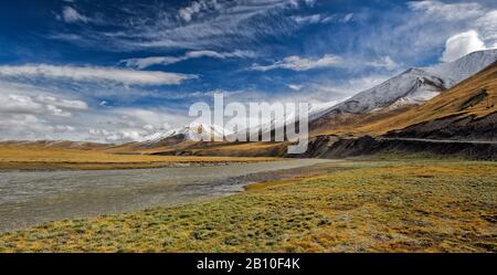 Rivières et ruisseaux sur le plateau tibétain, province de Qinghai, Chine Banque D'Images