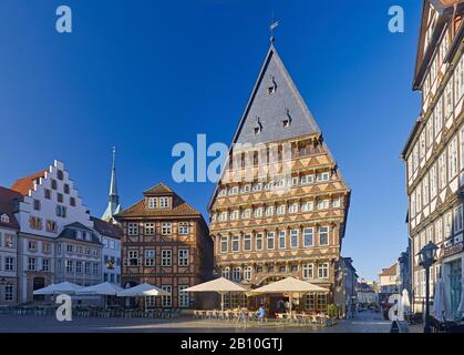 Bureau de Baker et bureau de sculpture sur os sur le marché de Hildesheim, Basse-Saxe, Allemagne Banque D'Images