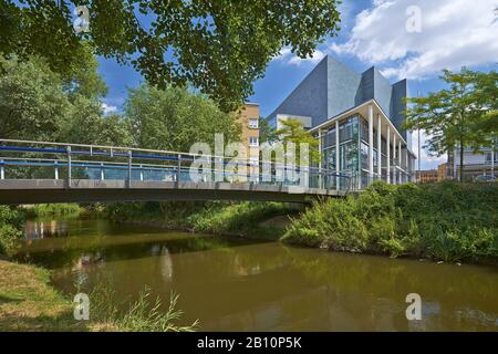 Mühlgraben Avec Georg-Friedrich-Händel-Halle À Halle / Saale, Saxe-Anhalt, Allemagne Banque D'Images