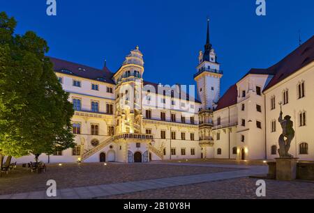 Cour De Schloss Hartenfels Avec Johann-Friedrich-Bau, Großem Wendelstein Et Hausmannsturm, Torgau, Saxe, Allemagne Banque D'Images