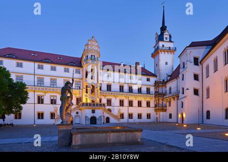 Cour De Schloss Hartenfels Avec Johann-Friedrich-Bau, Großem Wendelstein Et Hausmannsturm, Torgau, Saxe, Allemagne Banque D'Images