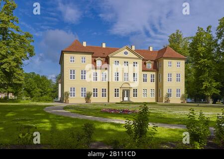 Château Mirower sur l'île du château de Mirow, Mecklembourg-Poméranie-Occidentale, Allemagne Banque D'Images