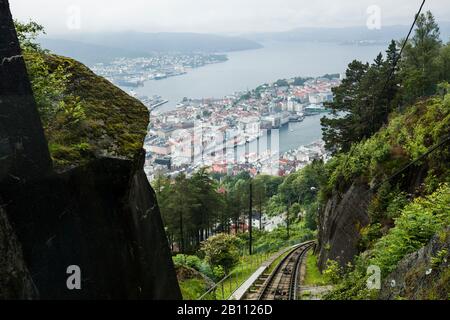 Vue depuis la Fløibanen sur la ville de Bergen, Norvège Banque D'Images